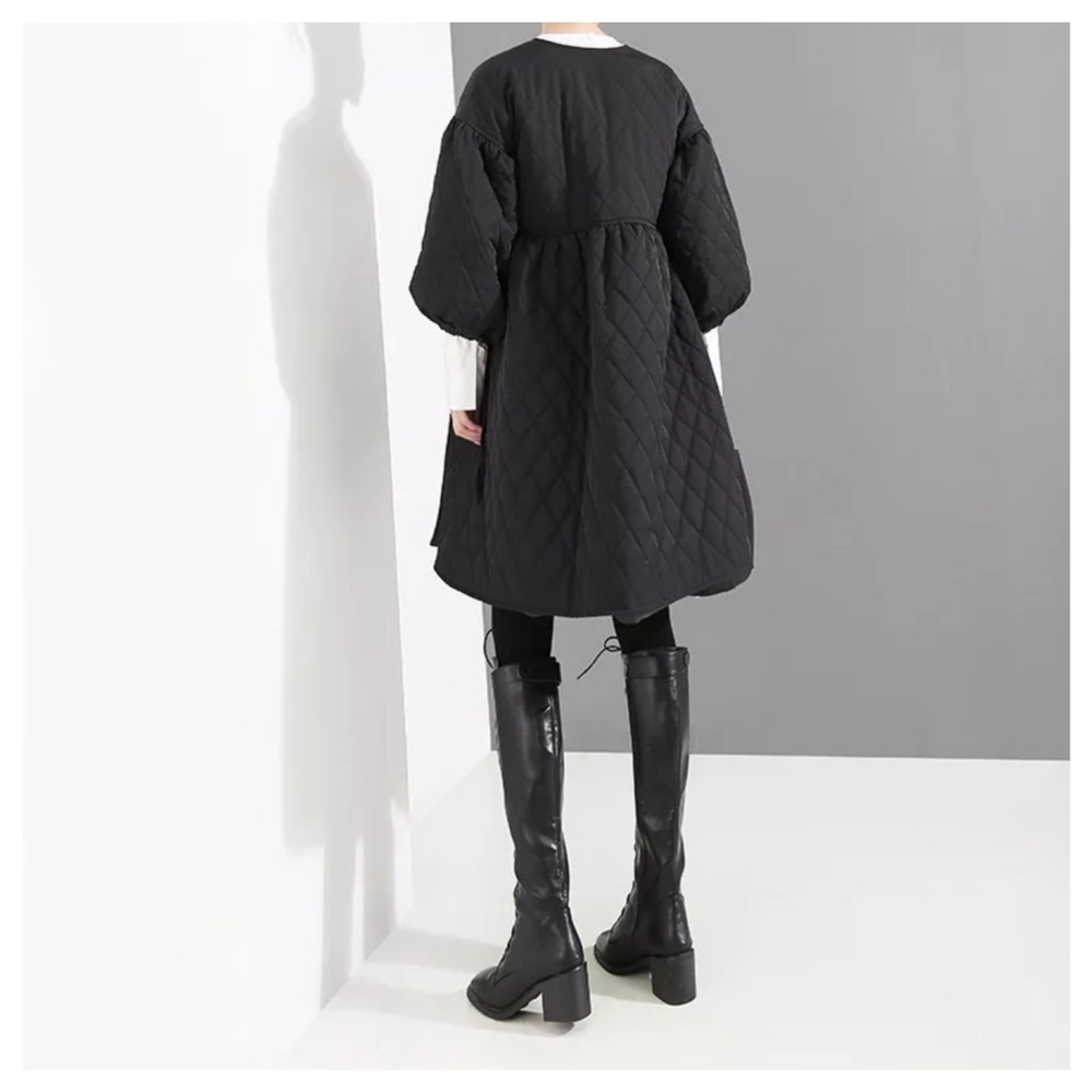 💜 The ISLANEL Black Quilted Wrap Jacket - Picture 6 of 8
